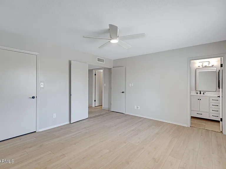 11129 N 107th Way — Photo 15
