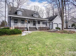 6640 N Point Dr, Fruitport, MI 49415