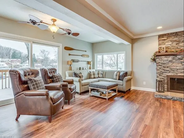 3572 Peninsula Dr, Akron, OH 44319