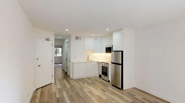 2200 Jackson St — Photo 29