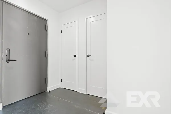 Rented by EXR | media 10