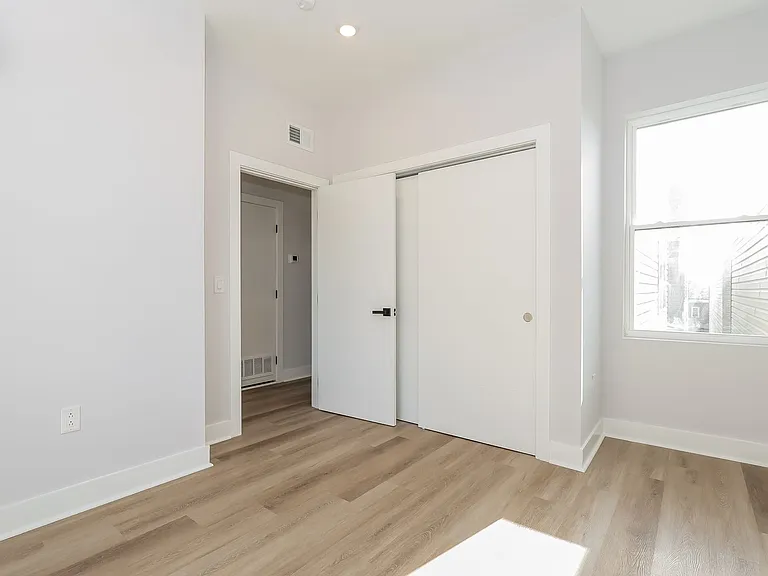 820 N 40th Street — Photo 14