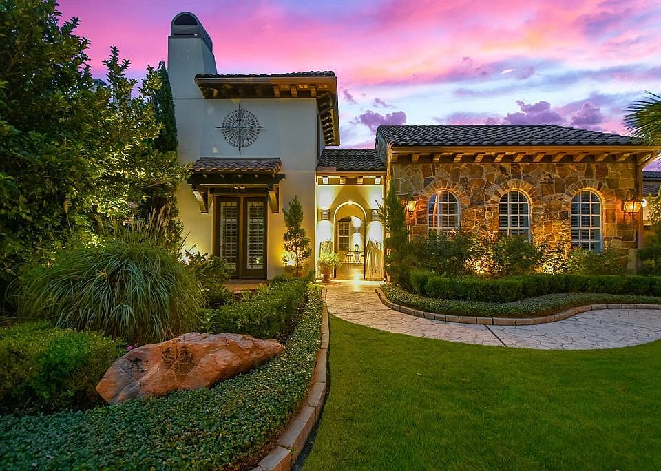 If you're looking to find a home that stands out from the rest, you've found it! Welcome to this hard to find one story custom on private lot with amazing pool/spa and outdoor living! This house has a stunning front yard to reflect its equally stunning interior.