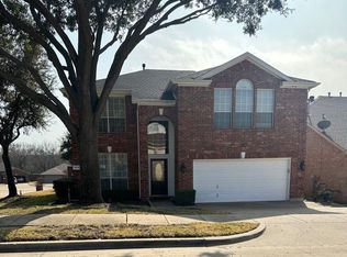 406 Flint Ct, Euless, TX 76040