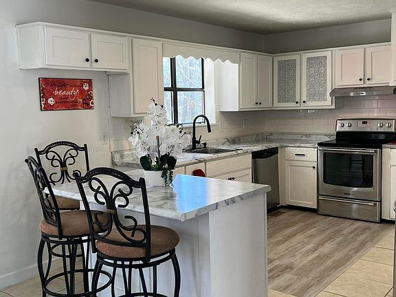 5th image of 1744 Court Rd