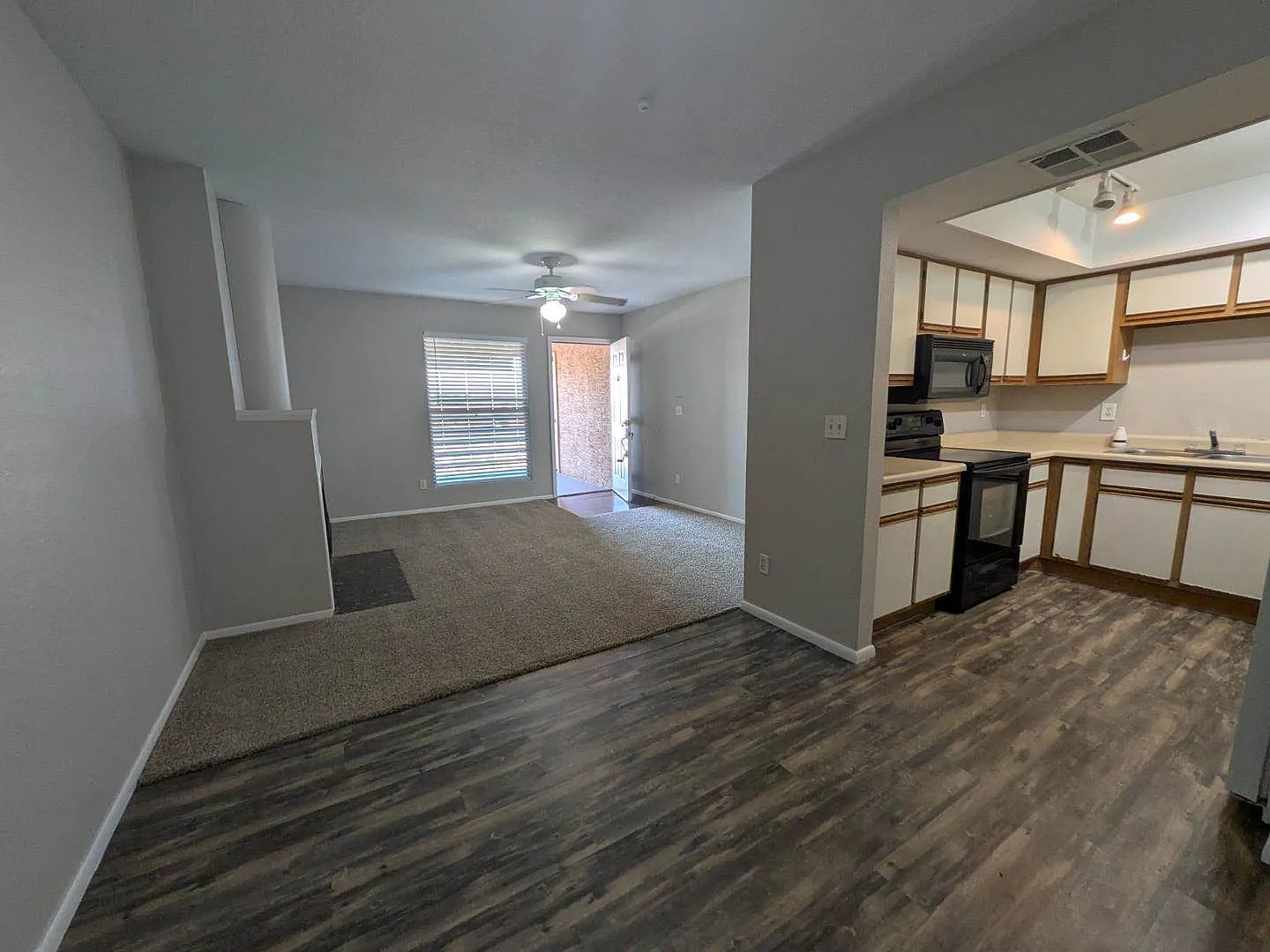 2 bed, 903 sqft, $1,275 — Photo 2