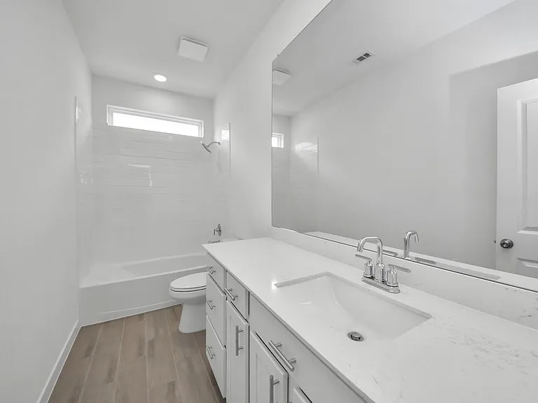 29515 Pondview Dr — Photo 24