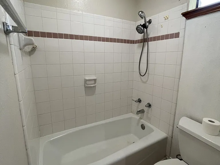 1305 James Cir — Photo 13