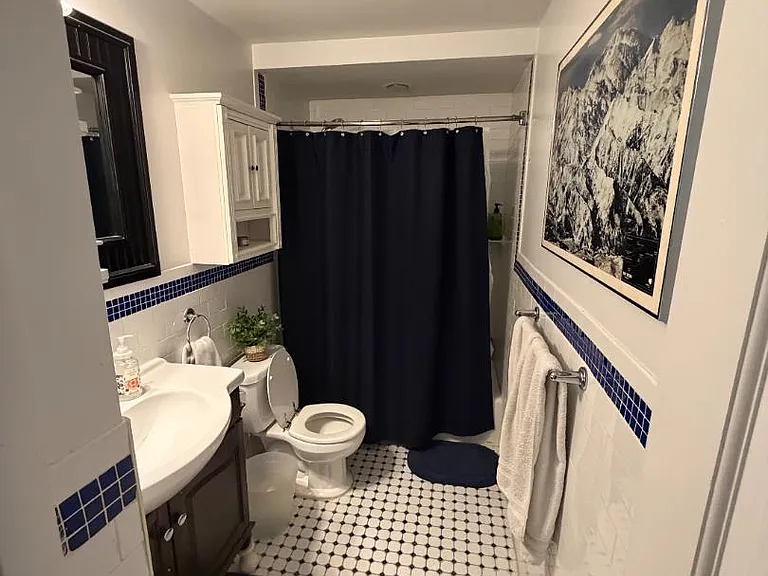 109 2nd St #1 — Photo 9
