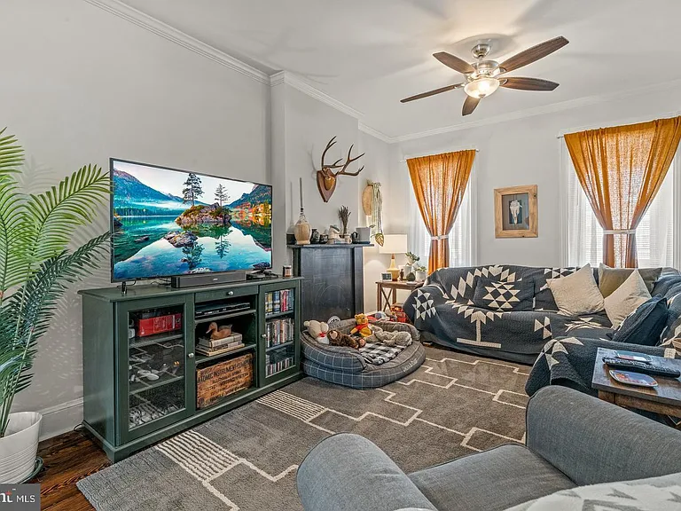 4637 Melrose St — Photo 10