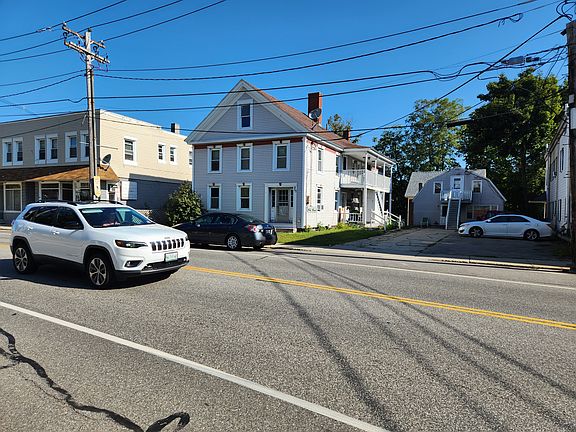 2nd image of 450 Main St