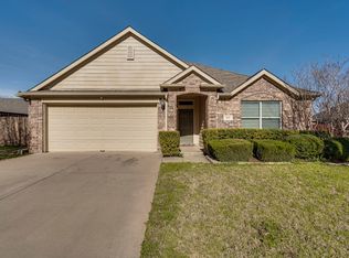 405 Reindeer Dr, Midlothian, TX 76065
