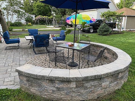 Cafe Seating at Patio