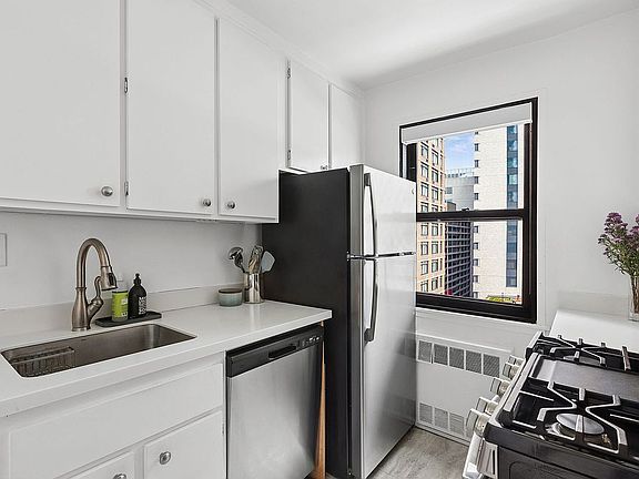5th image of 345 E 69th St APT 12F