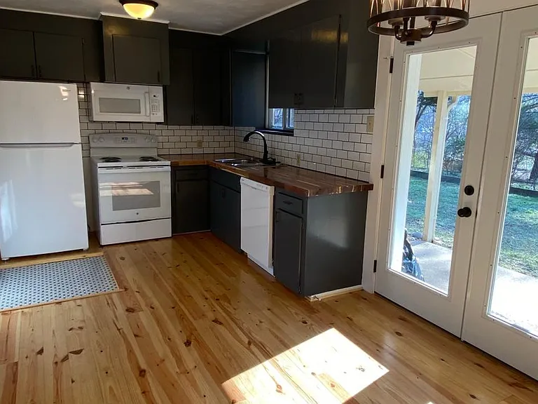 724 Hatcher Cir — Photo 7