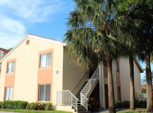 1040 The Pointe Dr, West Palm Beach, FL 33409
