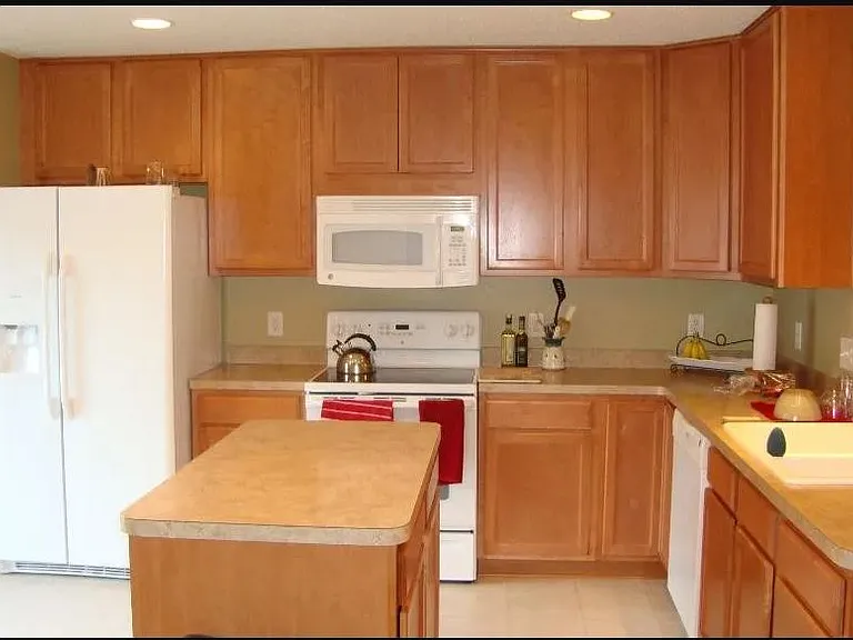 902 Ledgestone Dr #1 — Photo 2