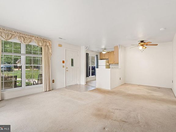 4th image of 2009 Foxmeadow Dr