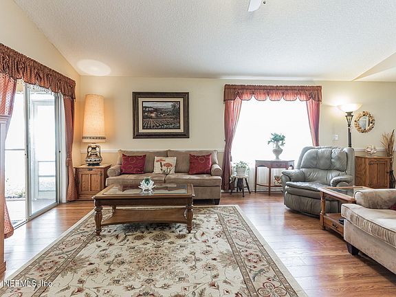 3rd image of 2060 W LYMINGTON Way