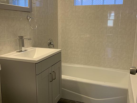 4th image of 7439 N Winchester Ave APT 108
