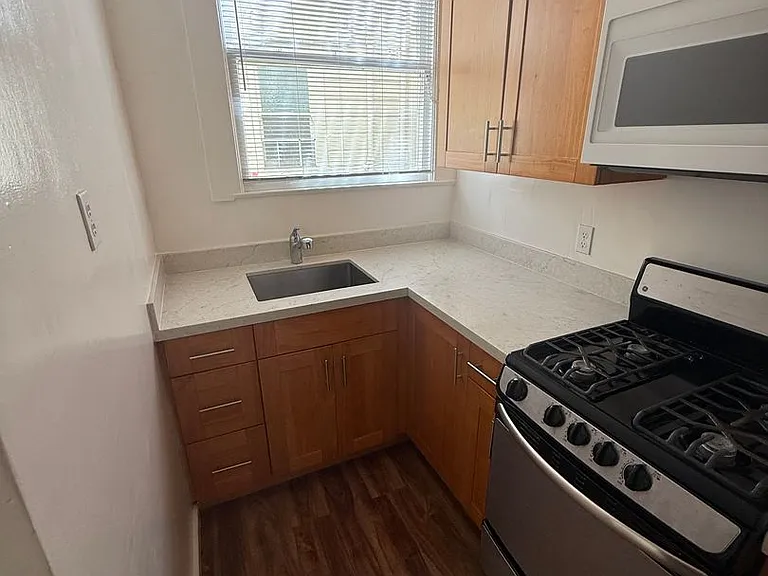 945 Pine St #7074R — Photo 3