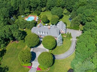 6 Orchard Ln, Old Westbury, NY