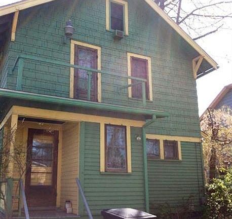 2nd image of 726 East Ave SE