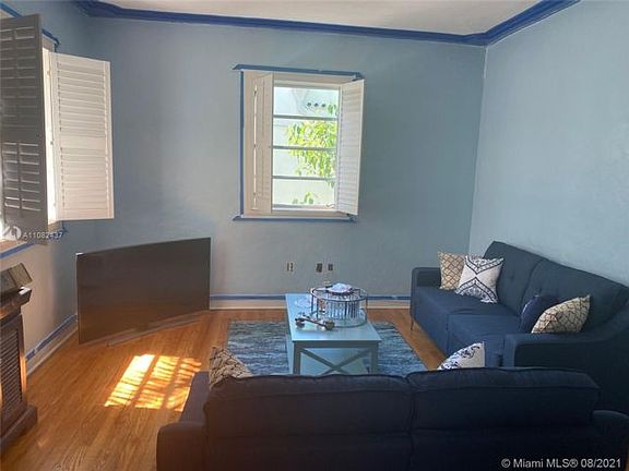 3rd image of 928 Euclid Ave