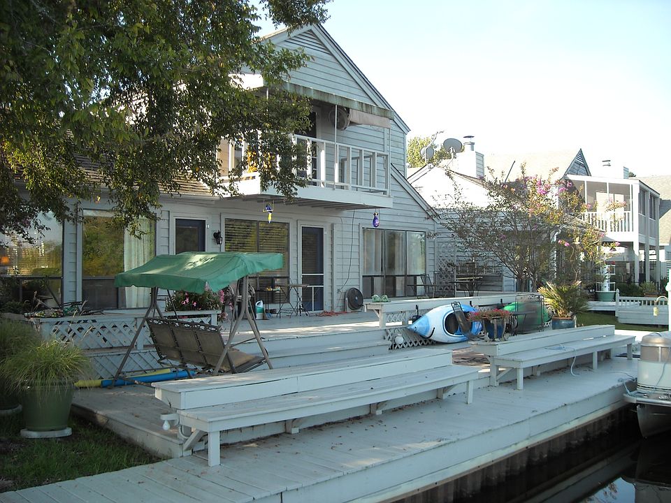 1st image of 136 Waterwood Dr