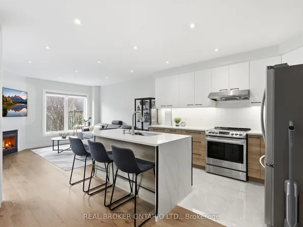 580 Summer Park Cres, Mississauga, ON L5B 4E9