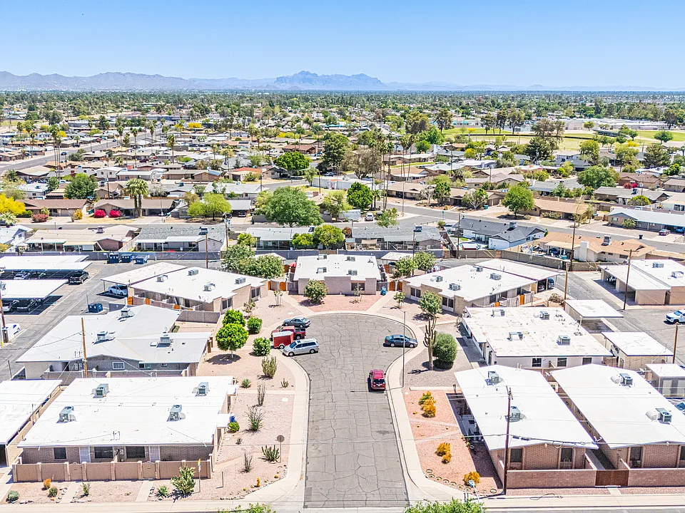 424 E Frost Cir #424