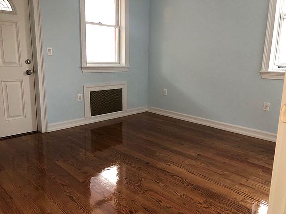 5th image of 22914 64th Ave Floor 1