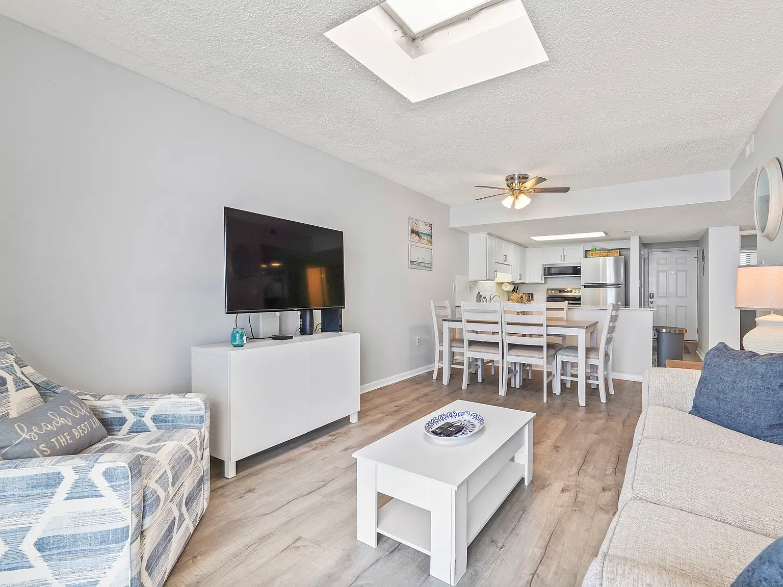 3 bed, 951 sqft, $1,950 — Photo 4