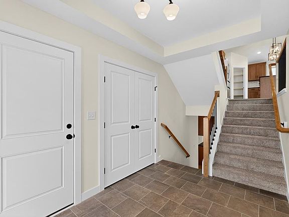 3rd image of 3463 Stonehedge Dr NE