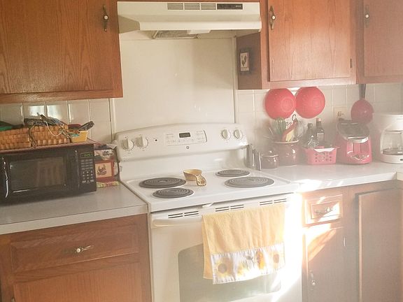 5th image of 13 Whitmore Ct
