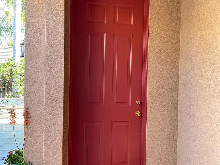 31586 Millcreek Dr — Photo 2