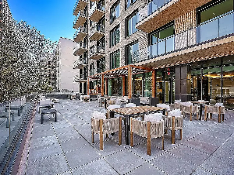 45-30 Pearson St #Penthouse 4C — Photo 14