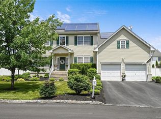2812 Cherry Tree Way, New Windsor, NY 12553