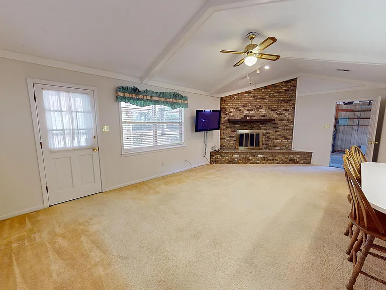 1212 Hillman St — Photo 17