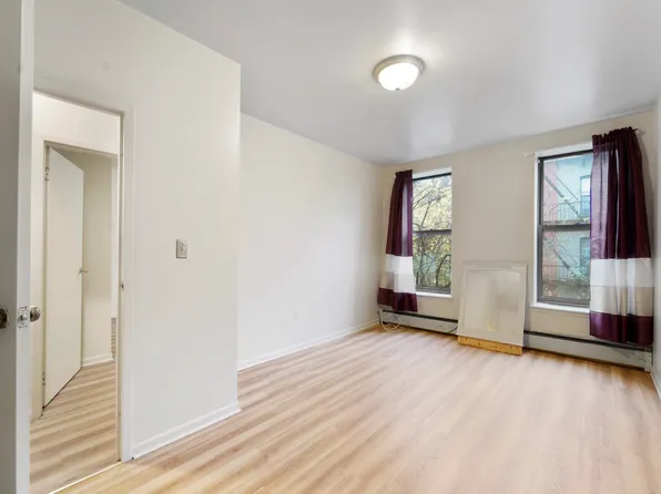 369 Marion Street image 5 of 9