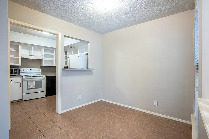 9104 Quail Creek Dr #B — Photo 8