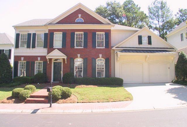 Gorgeous home in prime location--minutes to Vinings Village, Buckhead, airport