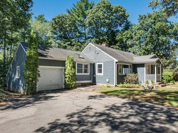 109 Washington St, Pembroke, MA 02359