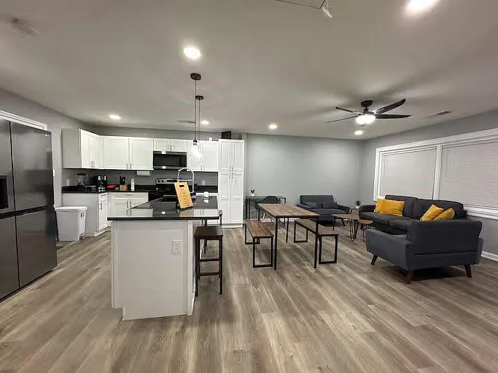 500 Denham St — Photo 10