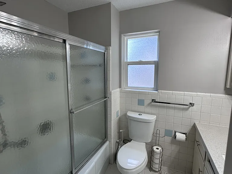 5912 N Sterling Dr — Photo 33