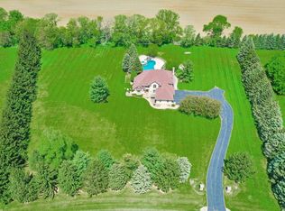 7910 E Swarthmore Rd, Woodstock, IL 60098