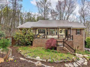 516 Hunters Glen Ln, Hendersonville, NC 28739