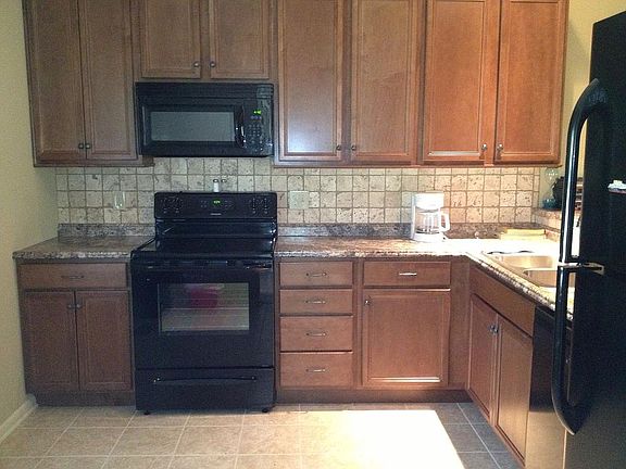 2nd image of 8400 Olde Colony Trl APT 36
