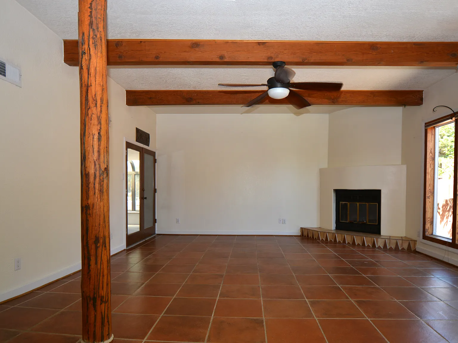 2 bed, 1378 sqft, $2,400 — Photo 4