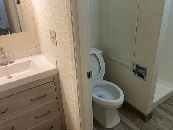 3rd image of 6480 Sisters Dr